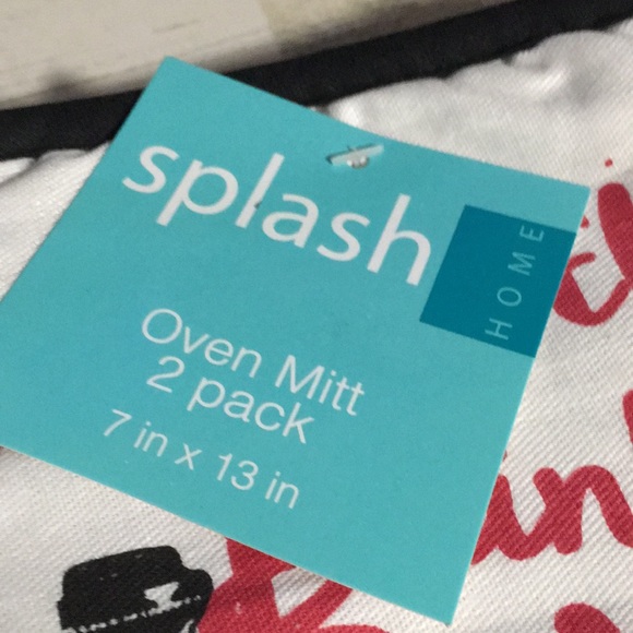 Splash black/white/red Save Water Drink Wine oven mitts set of two 7”x13 NWT - Picture 4 of 4